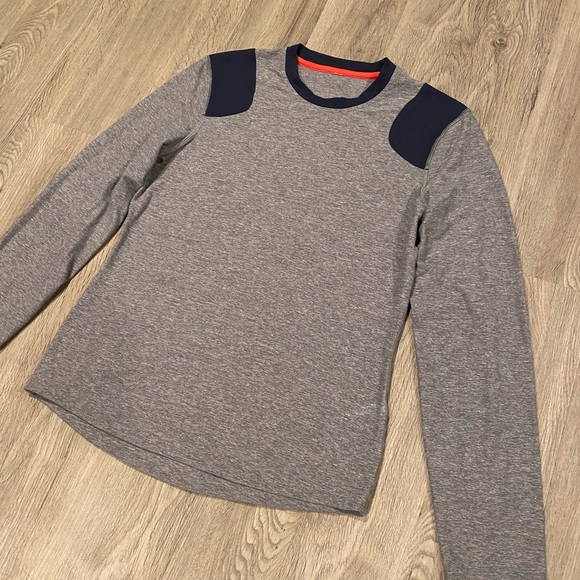 Men’s Lululemon‎ Athletic Long Sleeve Heather Gray Blue Shirt - Picture 3 of 6